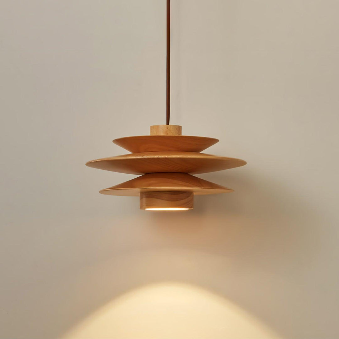 Lampa wisząca z drewnianym dyskiem Cascade