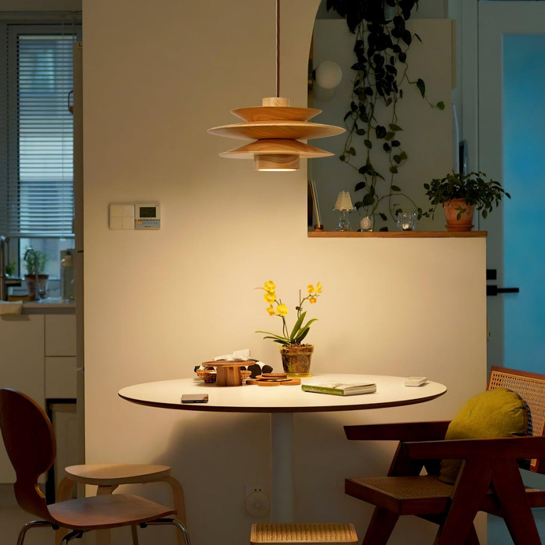 Lampa wisząca z drewnianym dyskiem Cascade