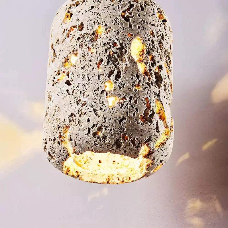 Lampa wisząca z wulkanicznej skały Cava