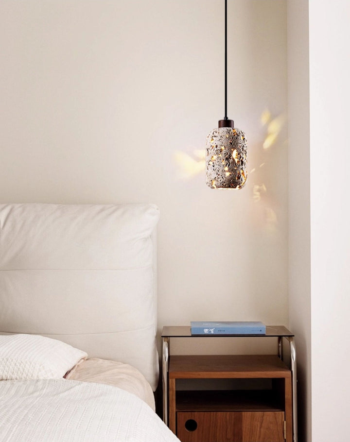 Lampa wisząca z wulkanicznej skały Cava