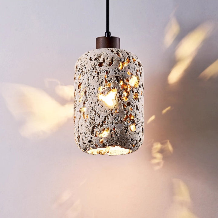 Lampa wisząca z wulkanicznej skały Cava