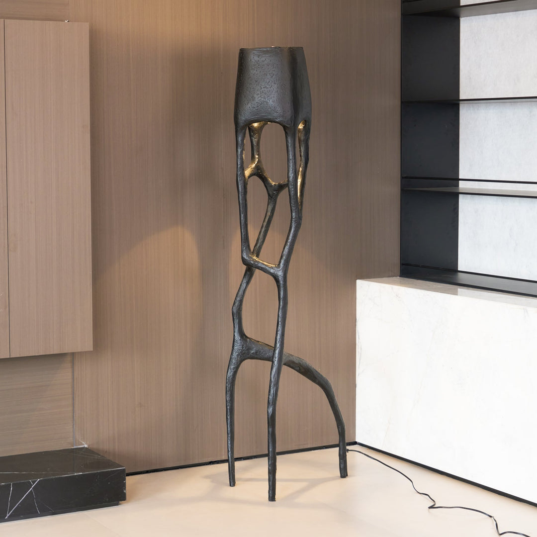 Lampa podłogowa rzeźba gotycka