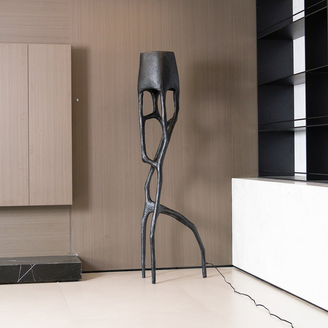 Lampa podłogowa rzeźba gotycka
