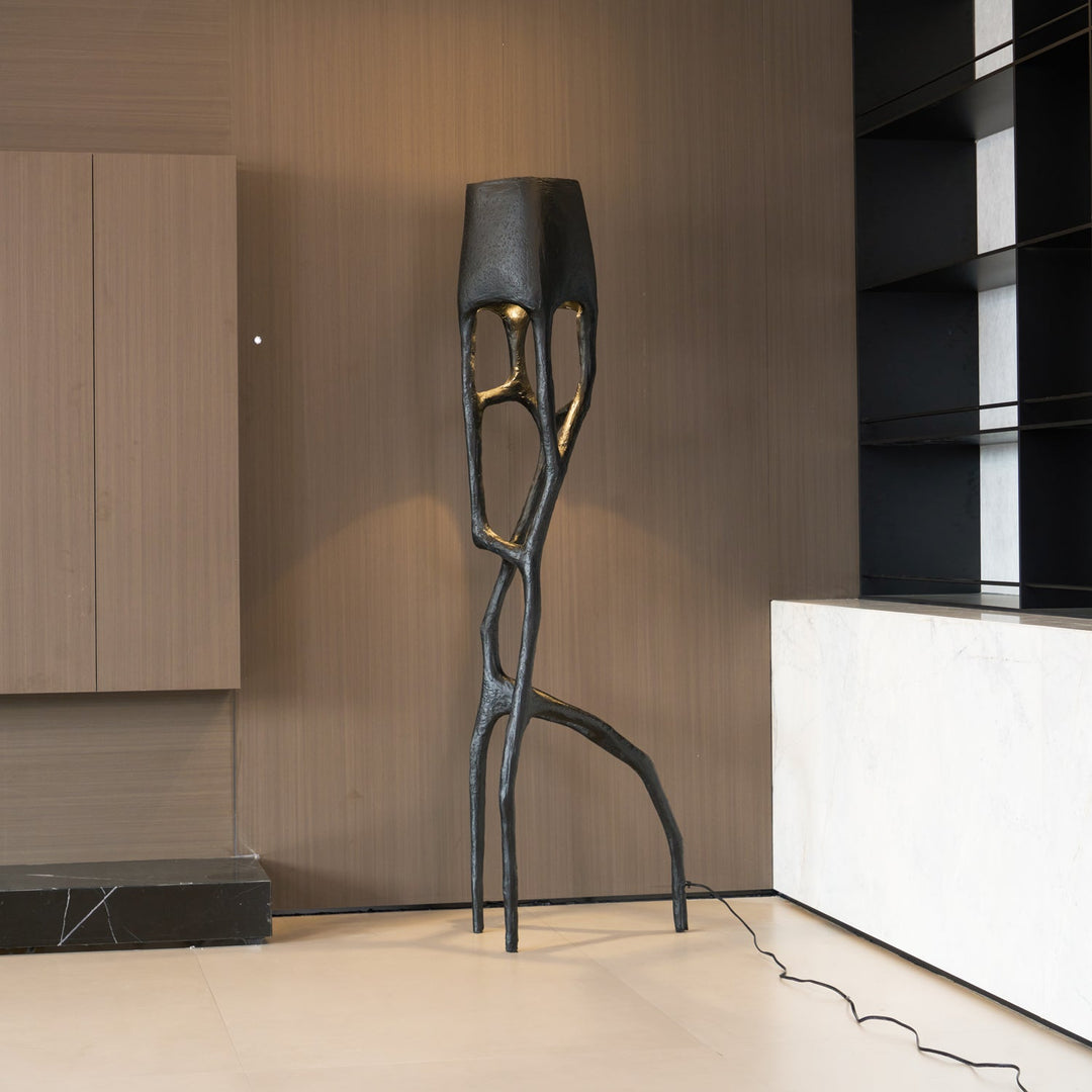 Lampa podłogowa rzeźba gotycka