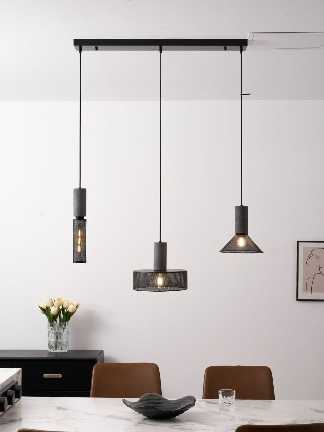 Lampa wisząca z siatki cementowej