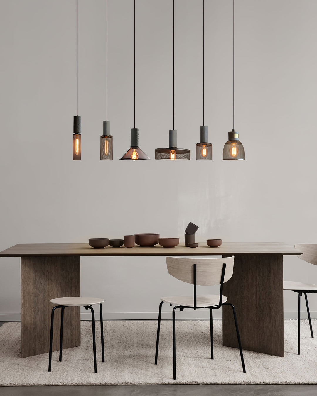 Lampa wisząca z siatki cementowej