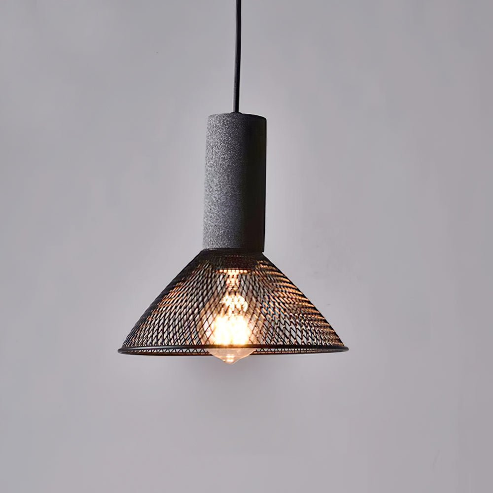 Lampa wisząca z siatki cementowej
