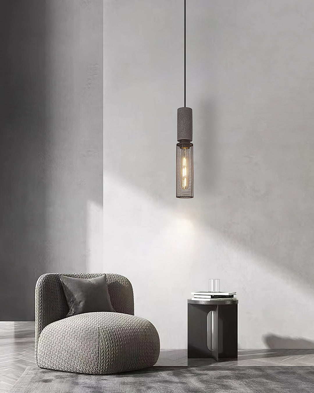 Lampa wisząca z siatki cementowej