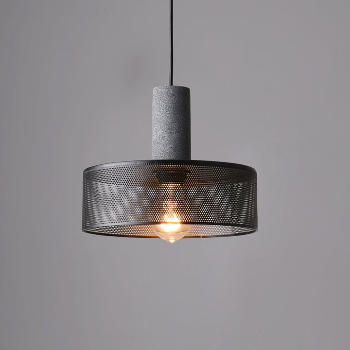 Lampa wisząca z siatki cementowej