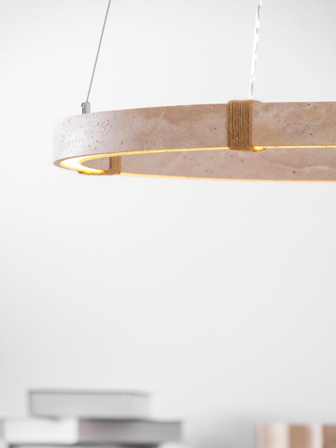 Lampa wisząca z trawertynu Circle