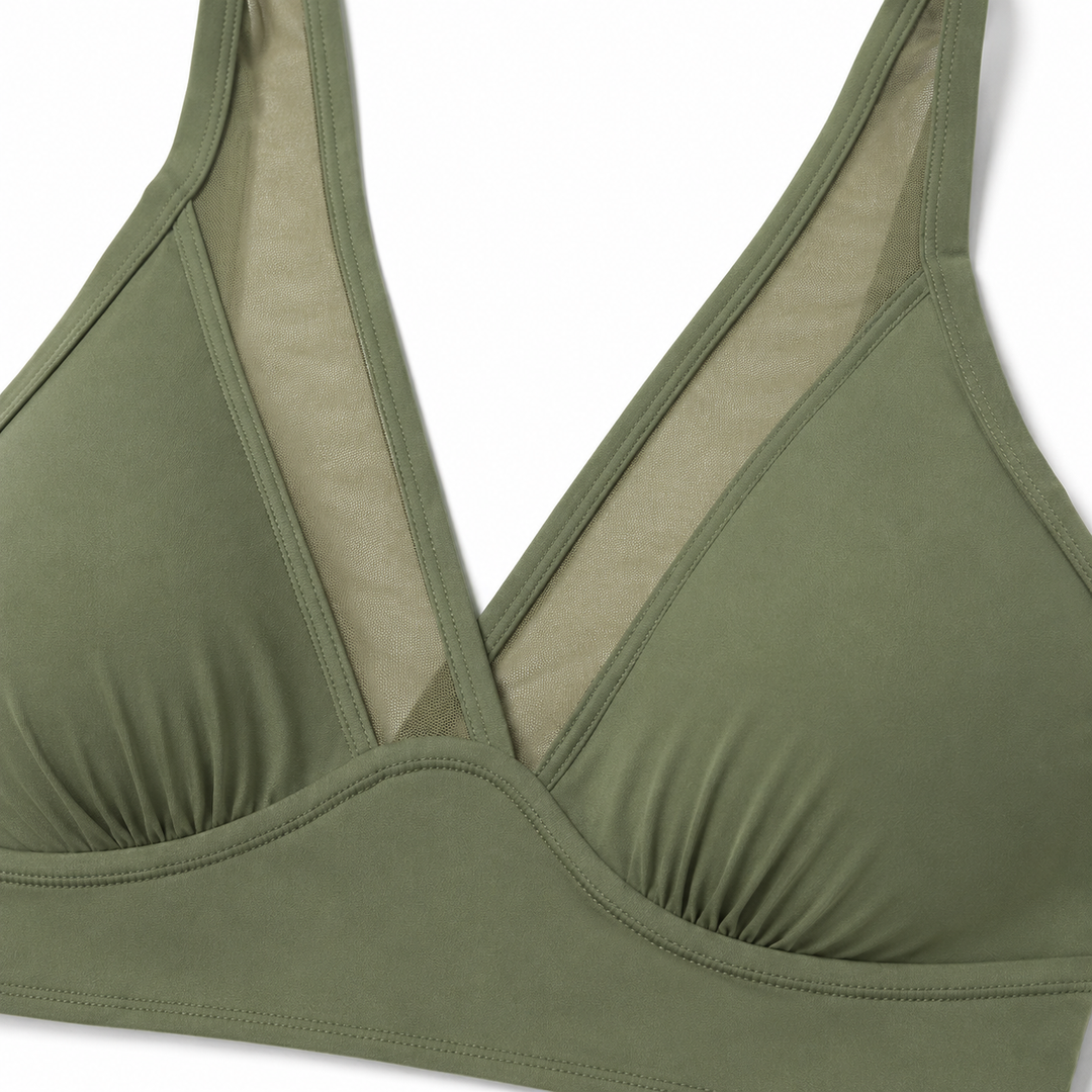 Solivia – Zestaw kąpielowy 3-częściowy z wysokim stanem, topem w kształcie V z siateczki, marszczoną spódnicą i przezroczystą narzutą