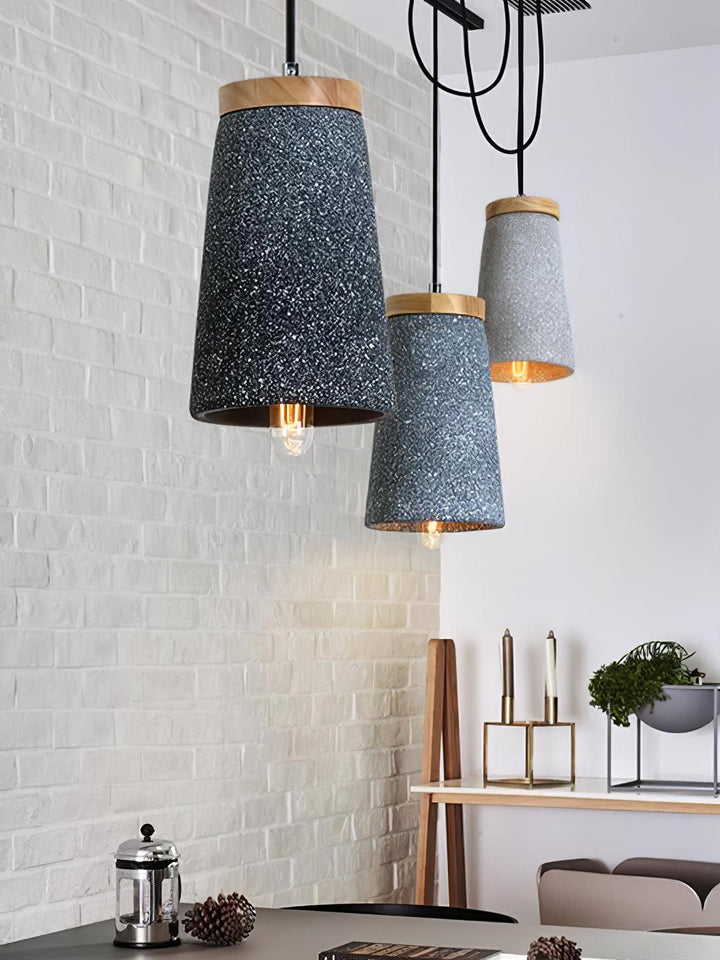 Lampa wisząca Coburg z drewna i cementu