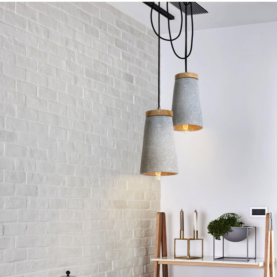 Lampa wisząca Coburg z drewna i cementu