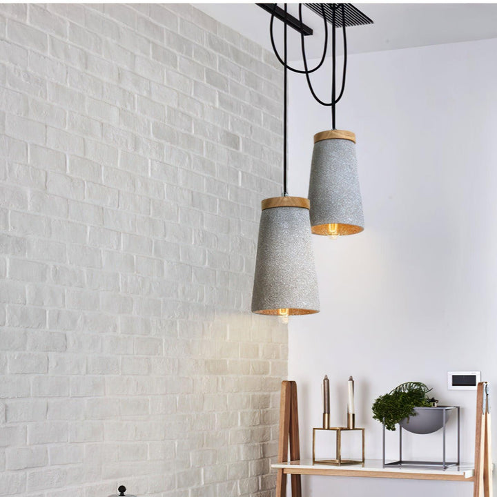 Lampa wisząca Coburg z drewna i cementu