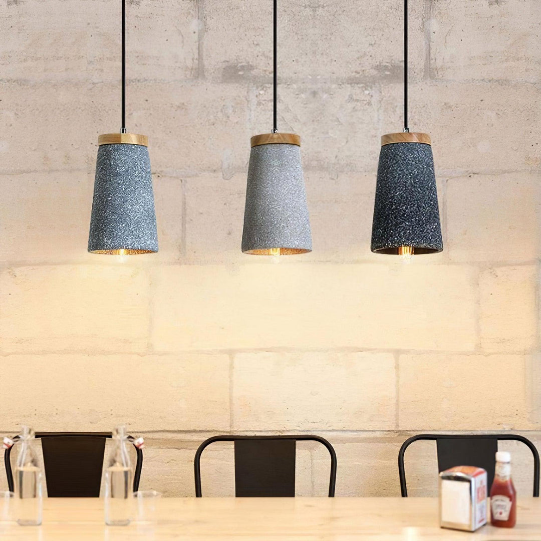 Lampa wisząca Coburg z drewna i cementu