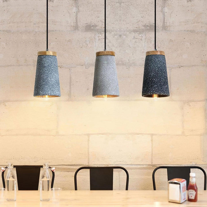 Lampa wisząca Coburg z drewna i cementu