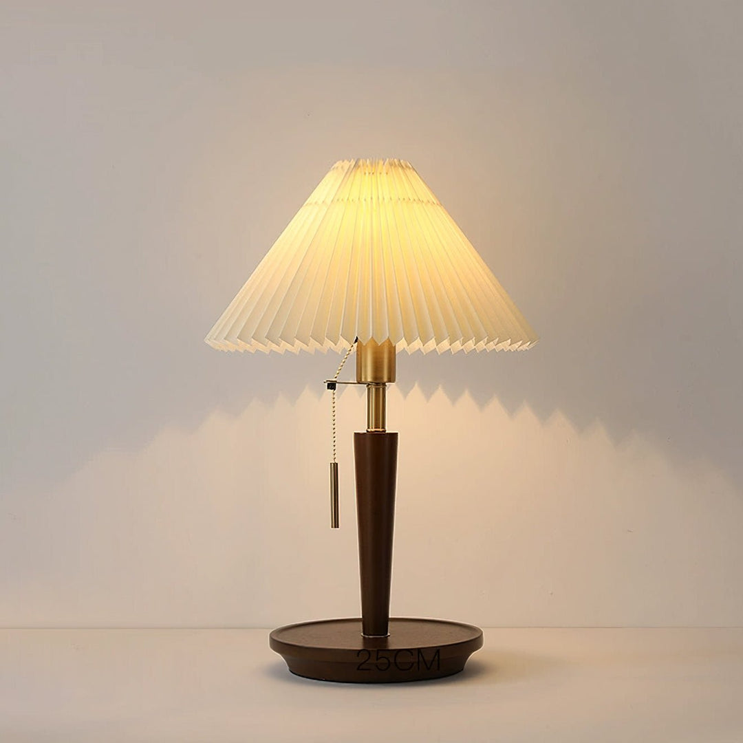 Lampa stołowa z plisowanym abażurem