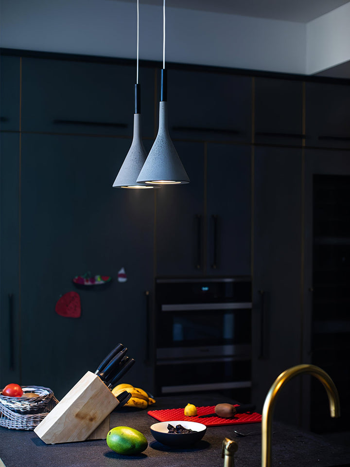 Stożkowa Lampa Wisząca z Betonu