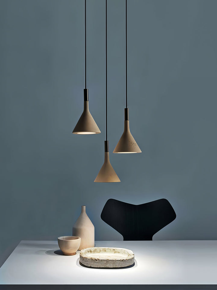 Stożkowa Lampa Wisząca z Betonu