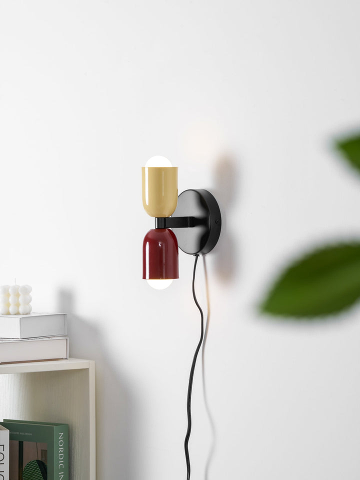 Lampka ścienna Couleur Double z wtyczką