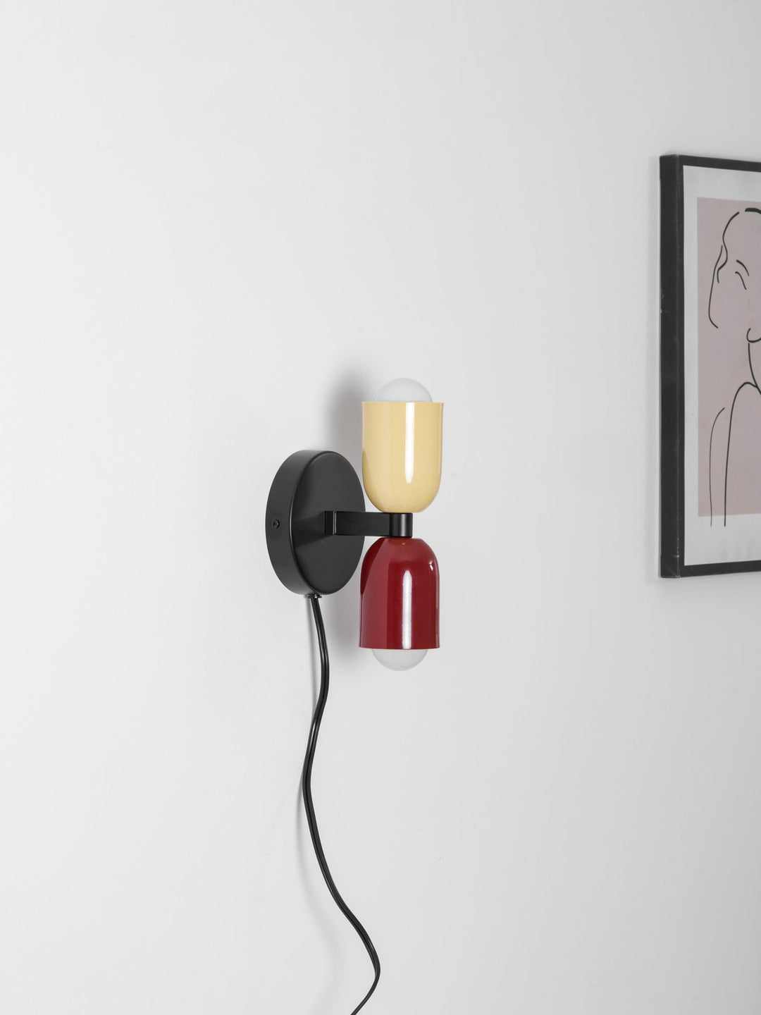 Lampka ścienna Couleur Double z wtyczką