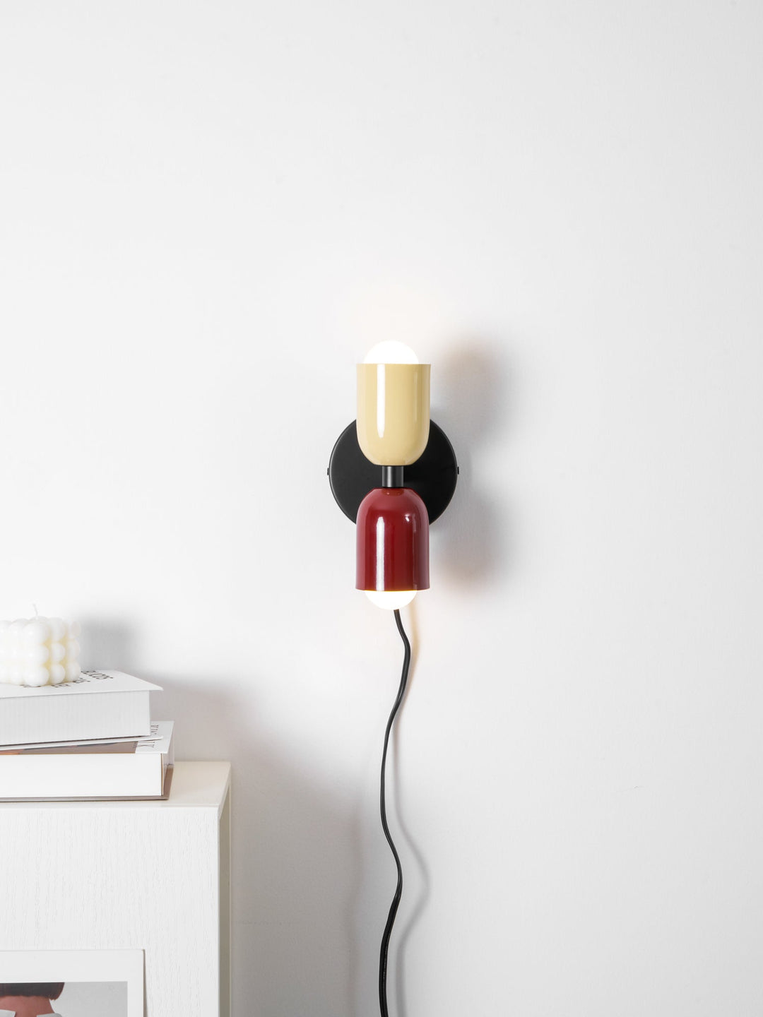 Lampka ścienna Couleur Double z wtyczką