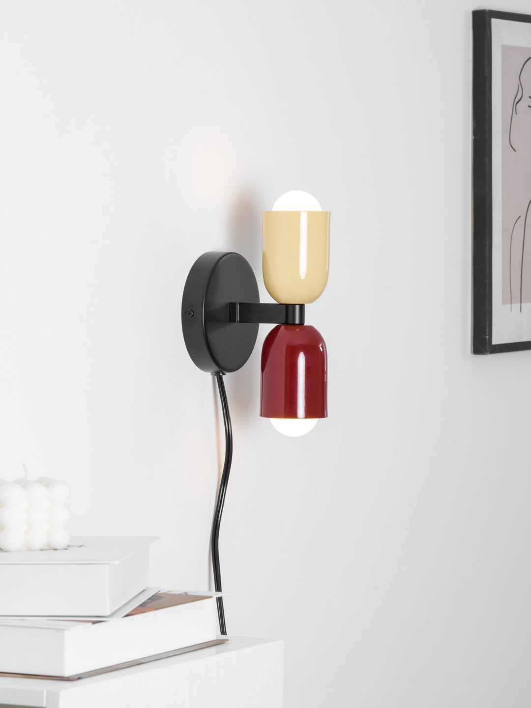 Lampka ścienna Couleur Double z wtyczką