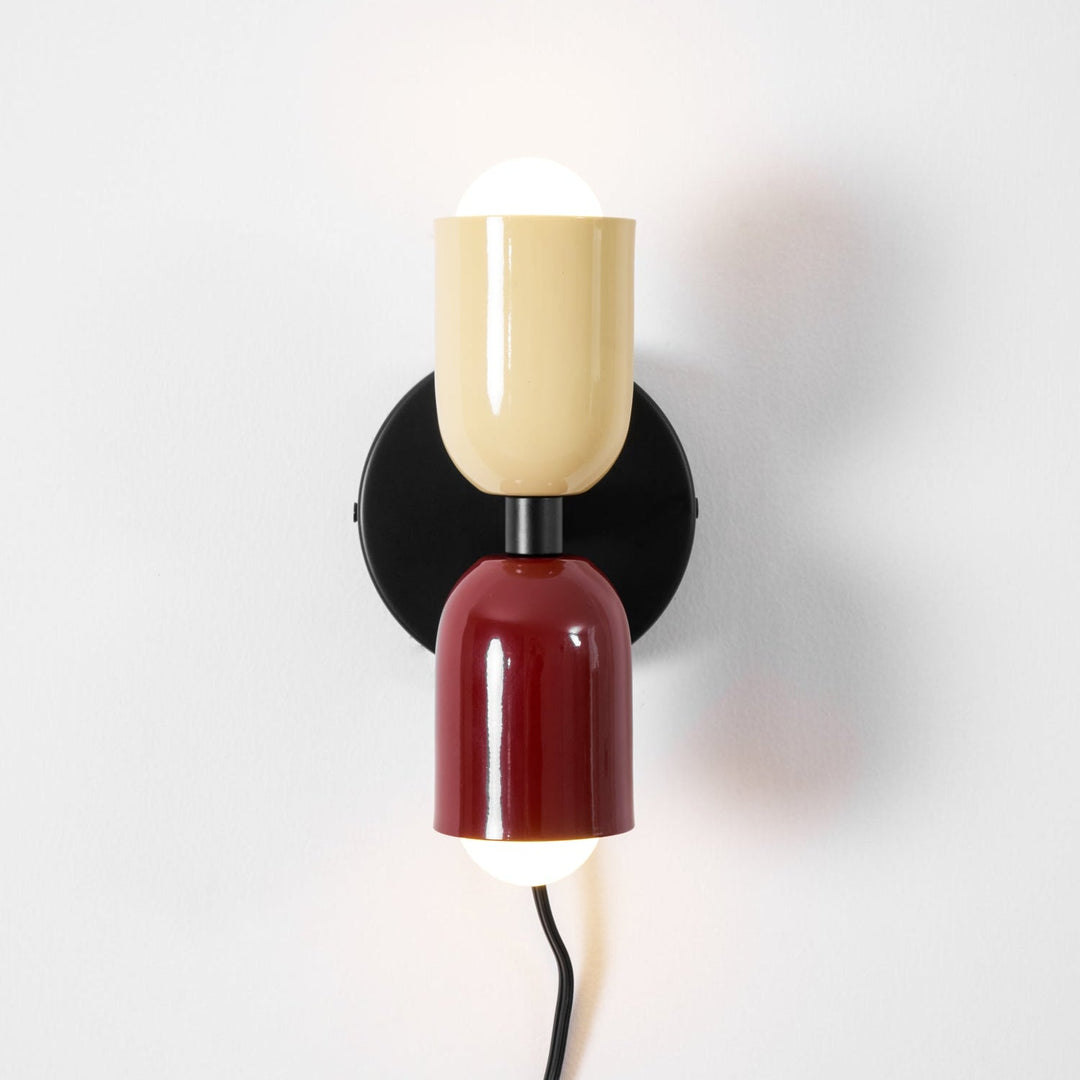 Lampka ścienna Couleur Double z wtyczką
