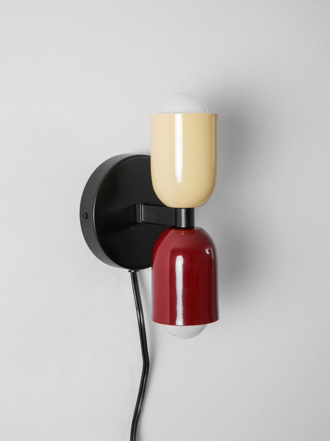 Lampka ścienna Couleur Double z wtyczką