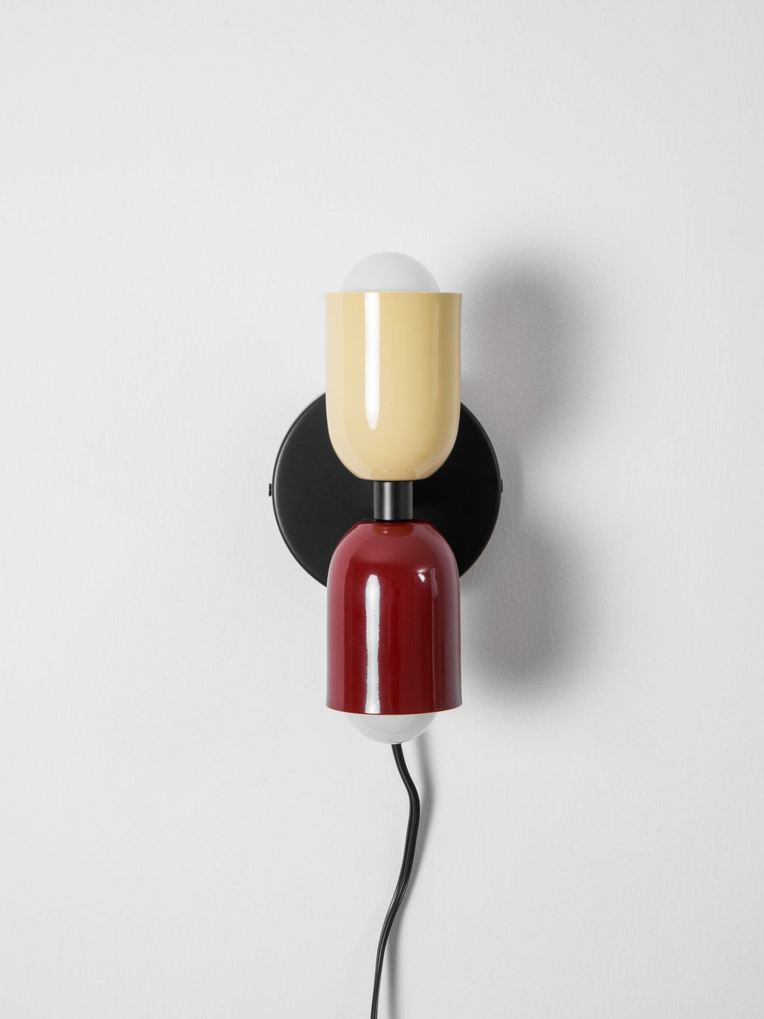 Lampka ścienna Couleur Double z wtyczką