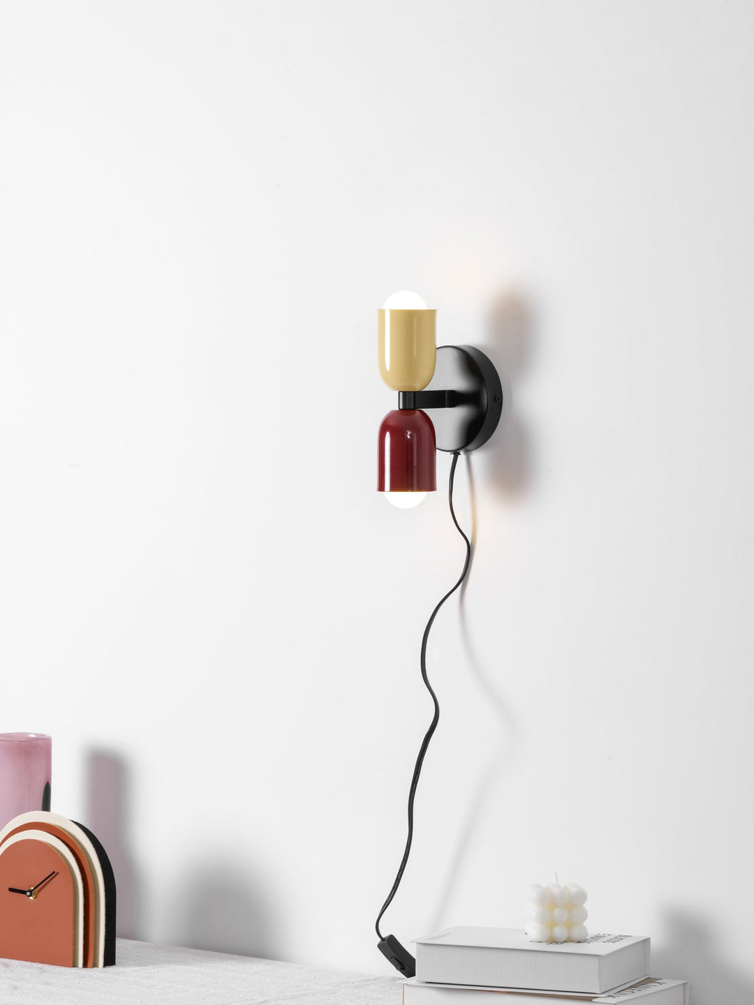 Lampka ścienna Couleur Double z wtyczką