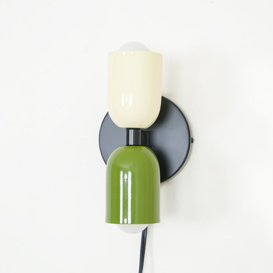 Lampka ścienna Couleur Double z wtyczką