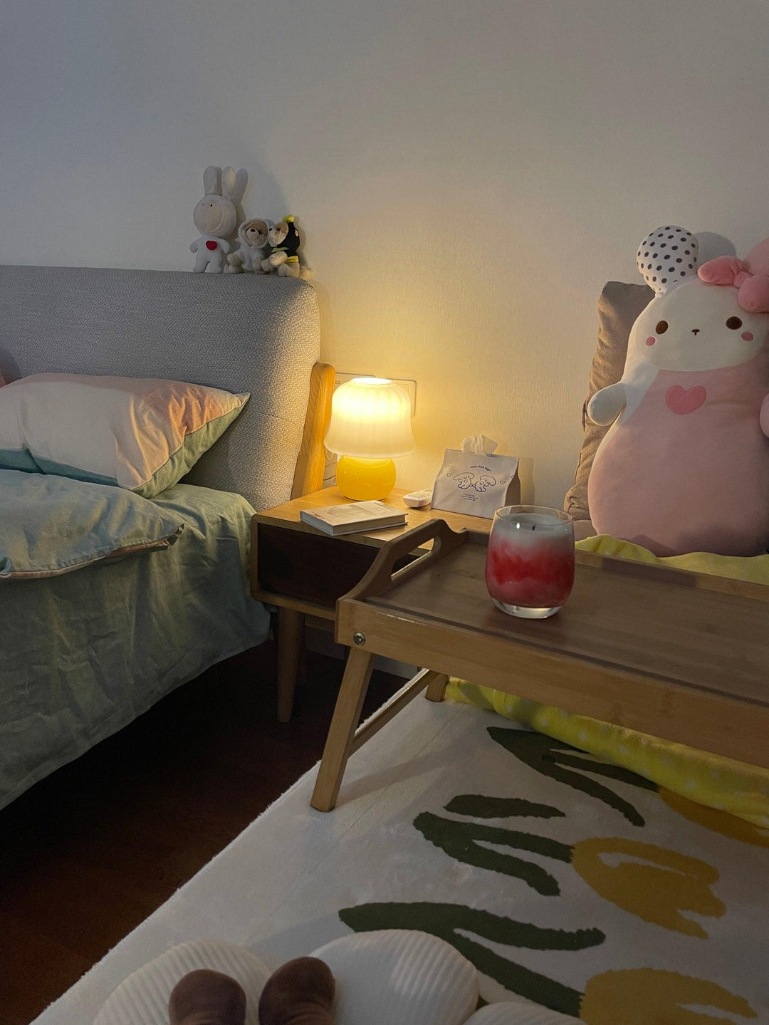 Kremowa Lampa Stołowa z Grzybkiem