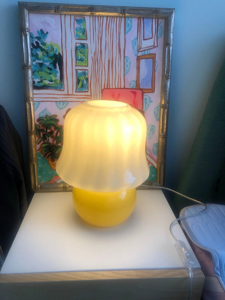 Kremowa Lampa Stołowa z Grzybkiem