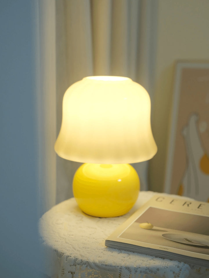 Kremowa Lampa Stołowa z Grzybkiem