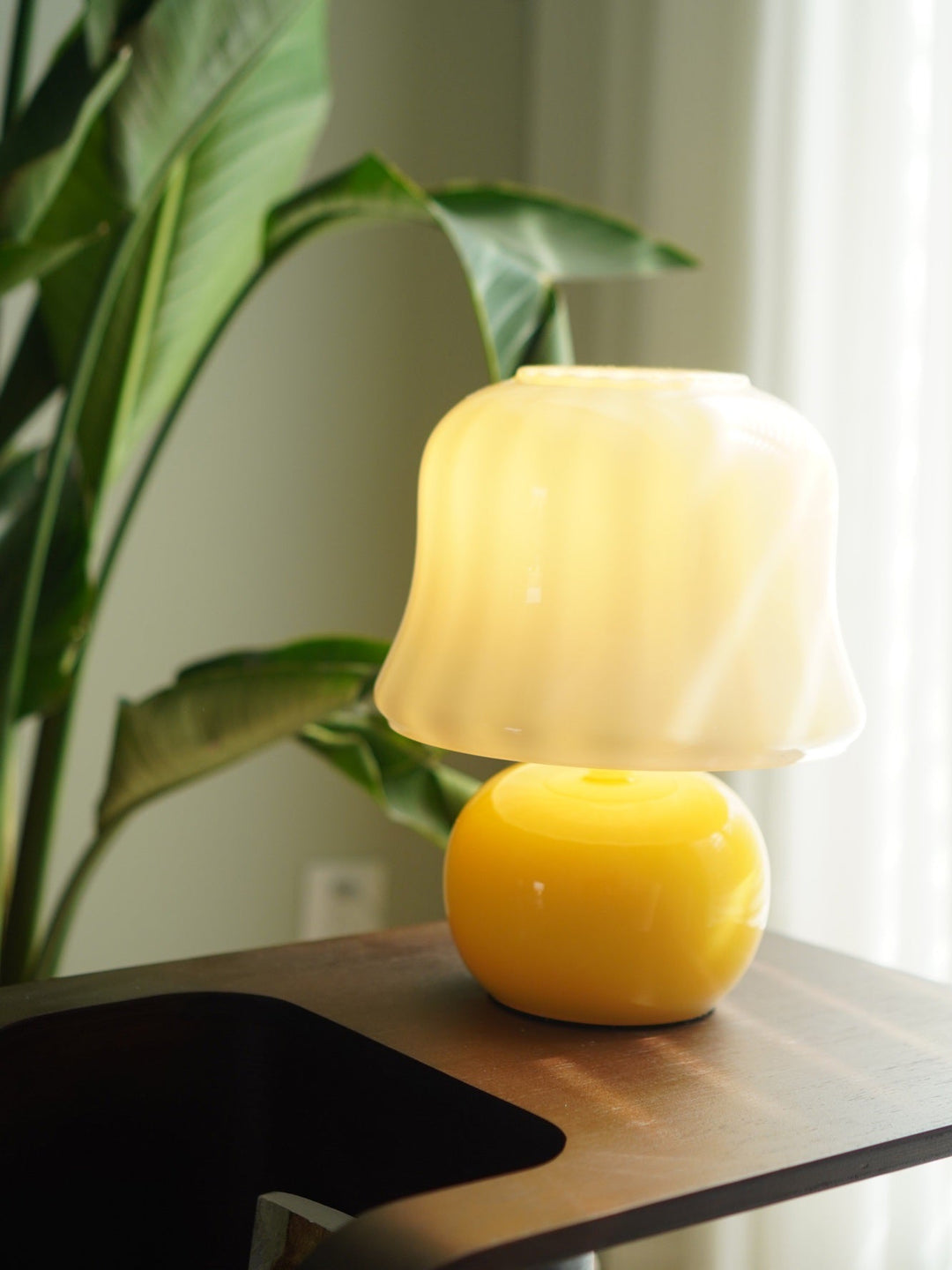 Kremowa Lampa Stołowa z Grzybkiem