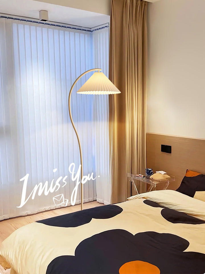 Lampa Podłogowa Crescini z Faldami