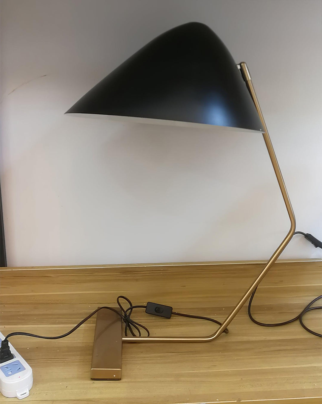 Krzywoliniowa Lampa Stołowa w Stylu Mid-Century