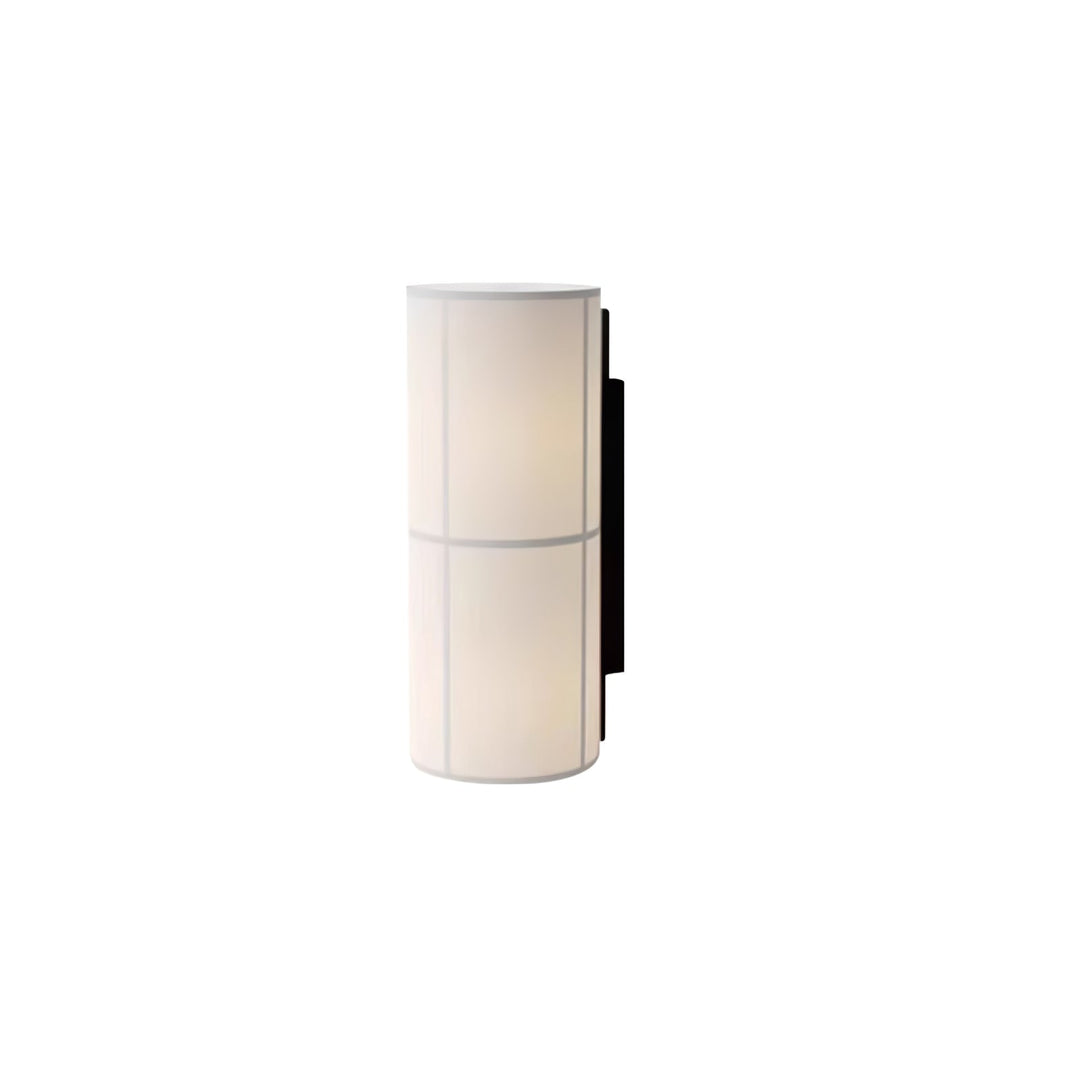 Lampa ścienna z cylindrycznym kloszem z tkaniny i wtyczką