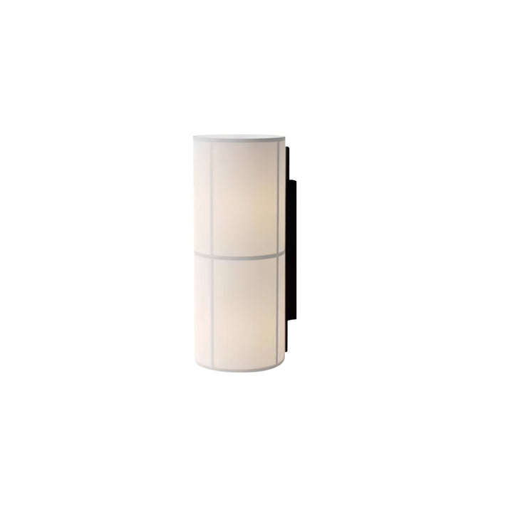 Lampa ścienna z cylindrycznym kloszem z tkaniny i wtyczką