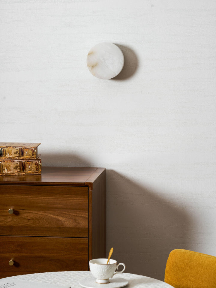 Cylindryczna Lampa Ścienna z Alabastru