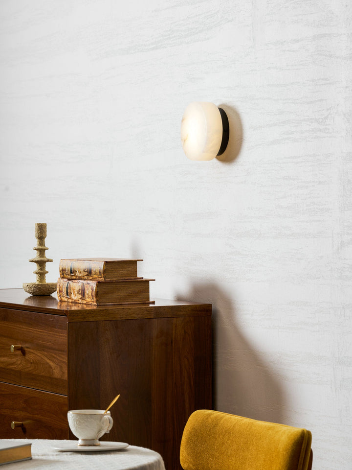 Cylindryczna Lampa Ścienna z Alabastru