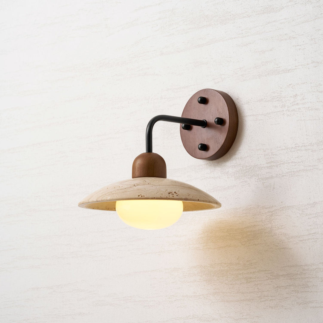 Lampa ścienna z ramieniem w kształcie kopuły