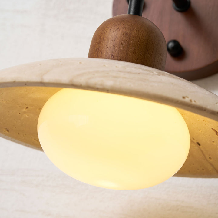 Lampa ścienna z ramieniem w kształcie kopuły