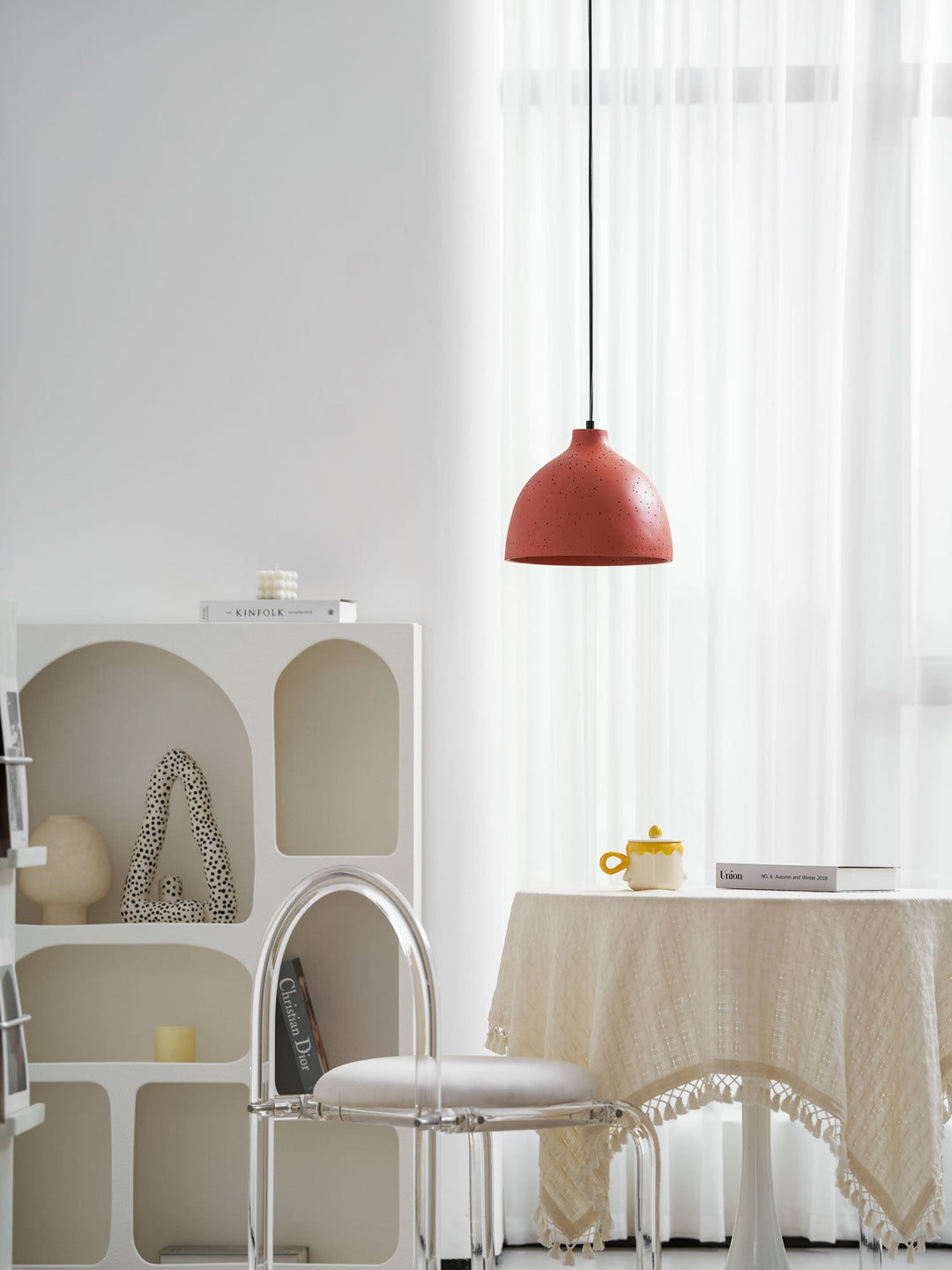 Lampa wisząca z żywicy w kształcie miski