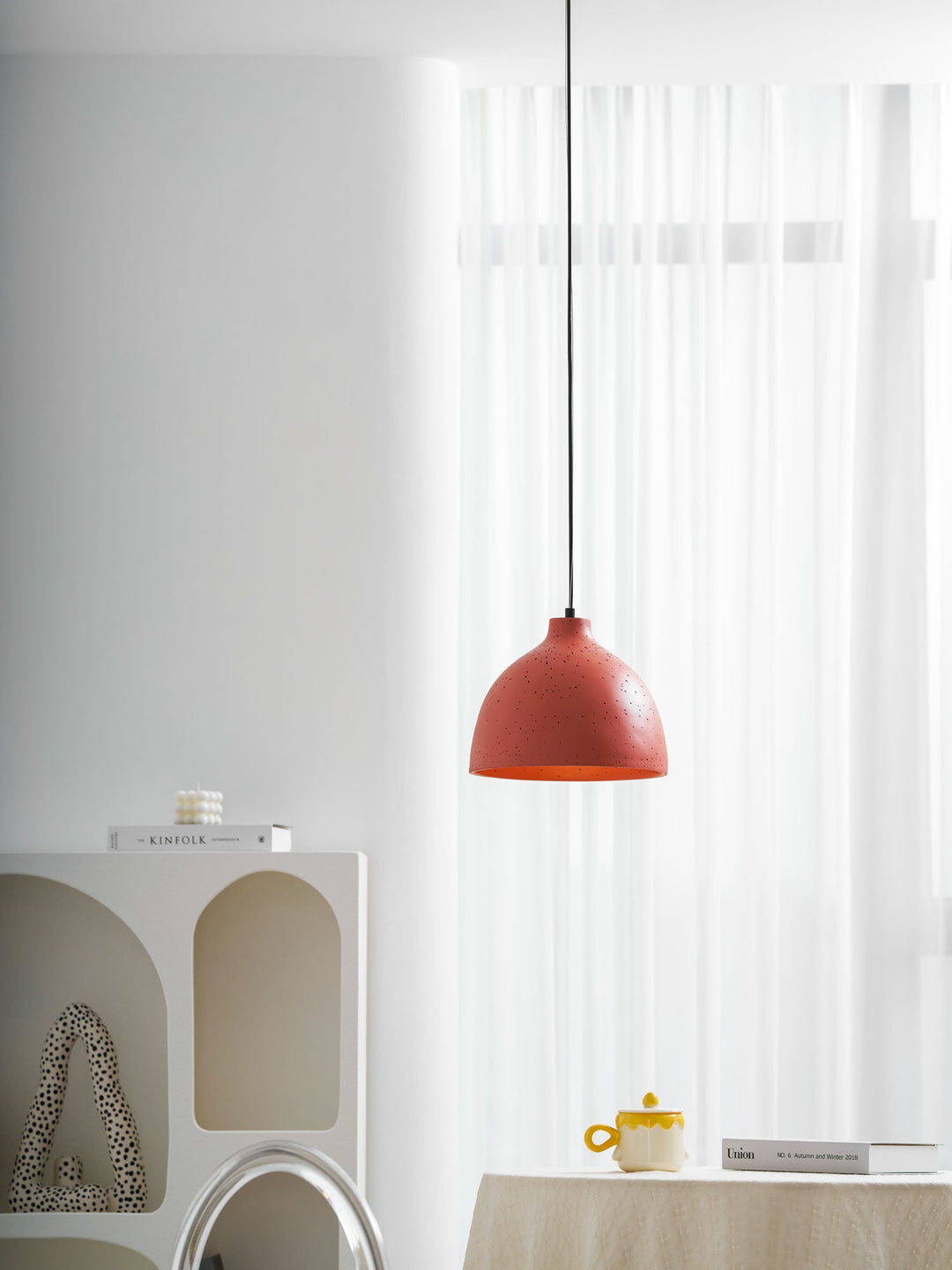 Lampa wisząca z żywicy w kształcie miski