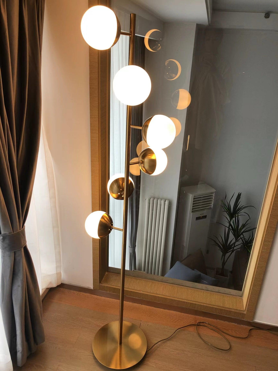 Lampa LED w kształcie drzewa Doppler
