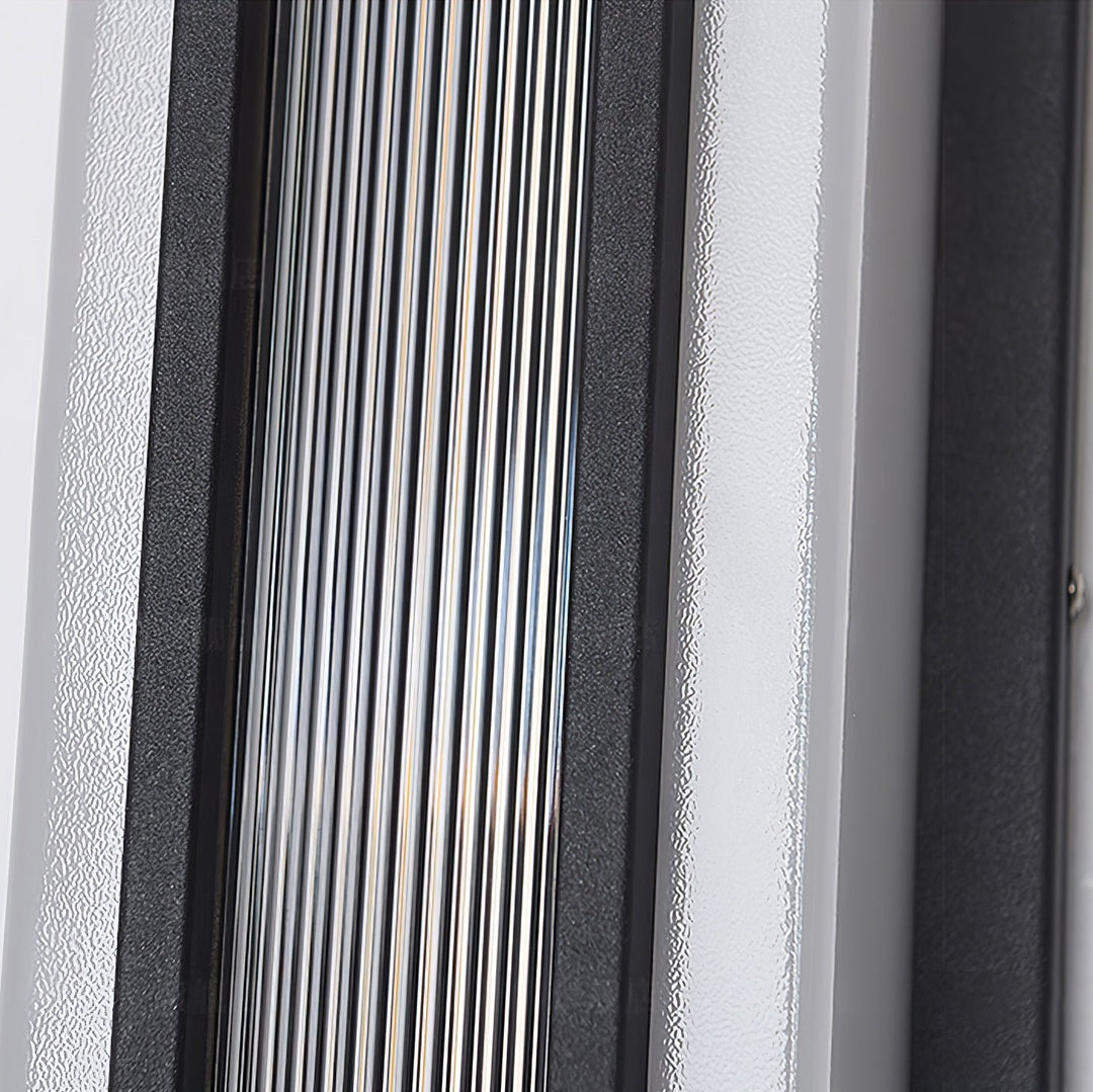 Lampa ścienna na zewnątrz z podwójną osią