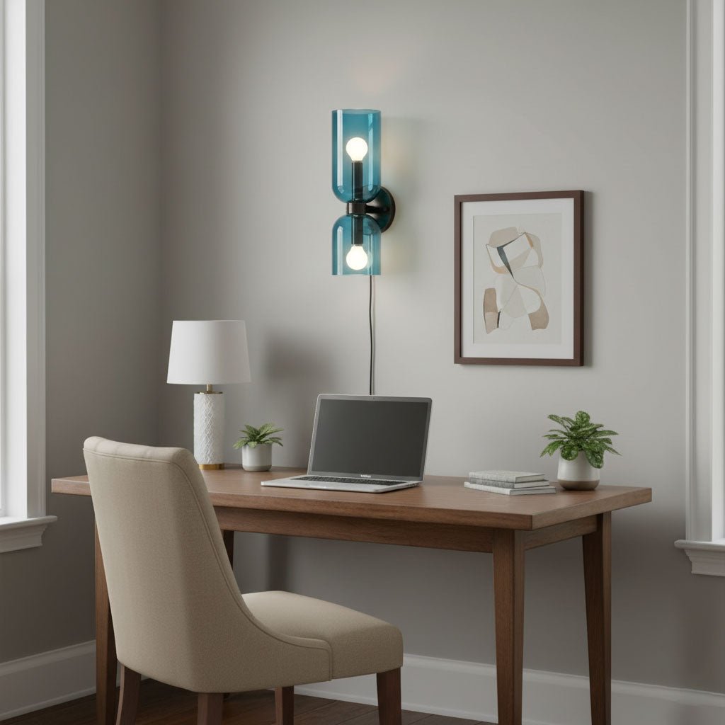 Lampa ścienna Edie z wtyczką