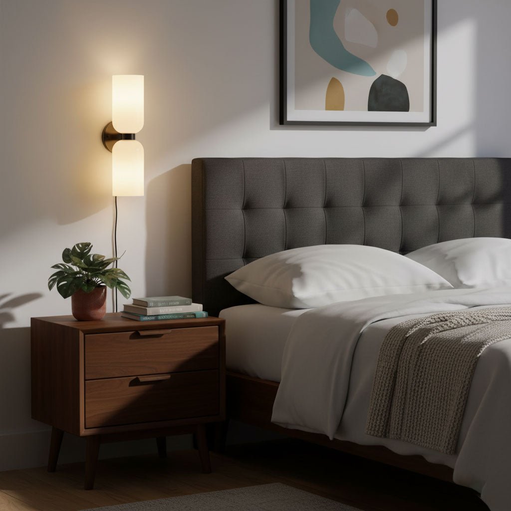 Lampa ścienna Edie z wtyczką